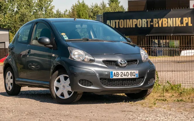 śląskie Toyota Aygo cena 10000 przebieg: 216034, rok produkcji 2009 z Rybnik